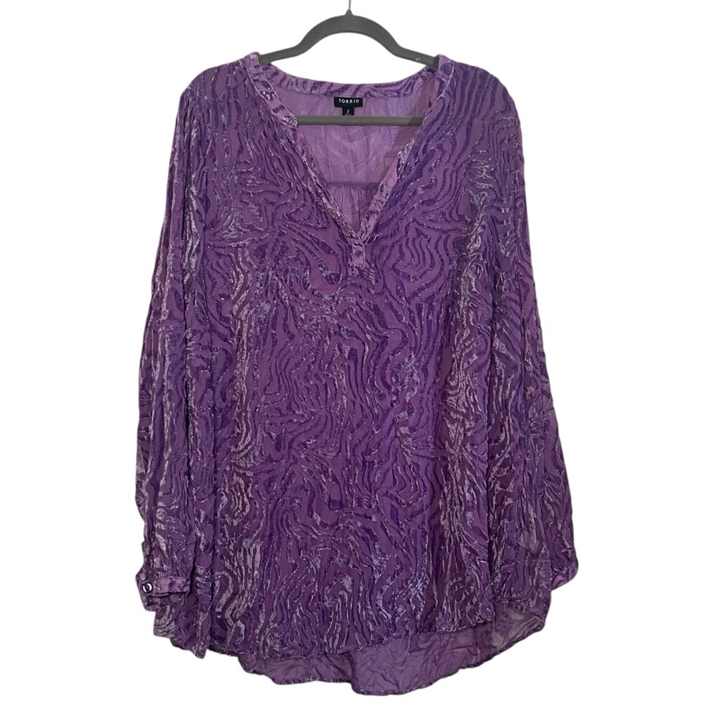 Torrid Purple Velvet Burnout Blouse Split Neck Tunic Top Size 2 - Picture 2 of 10